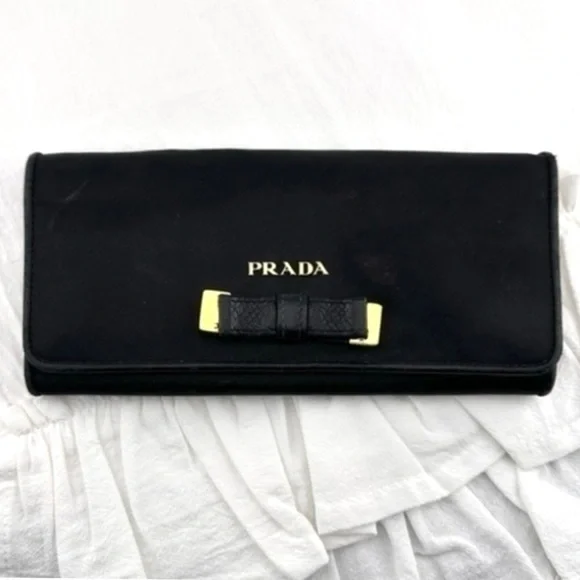 AUTHENTIC Prada wallet. Black. - Picture 1 of 15